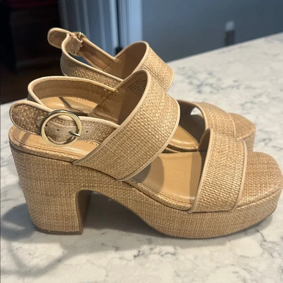 LC Lauren Conrad Beige Strappy Sandals Size 7 - Picture 1 of 7